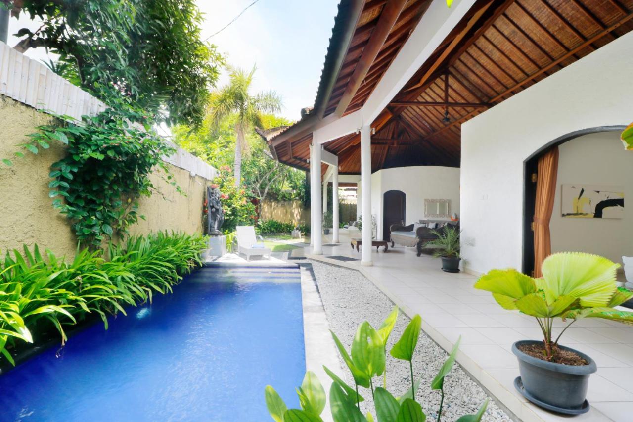 Singgah Villas Seminyak Bagian luar foto
