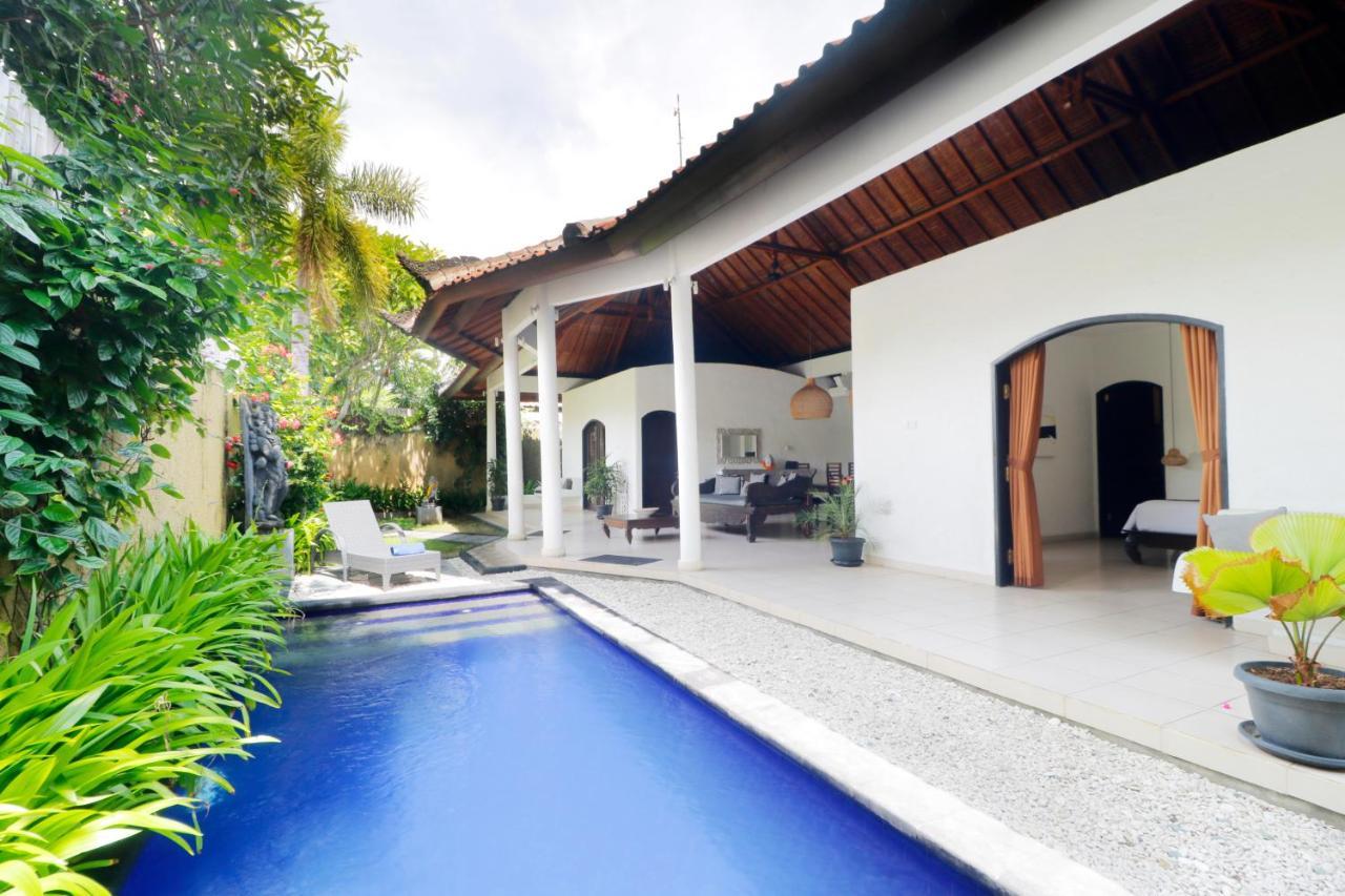 Singgah Villas Seminyak Bagian luar foto