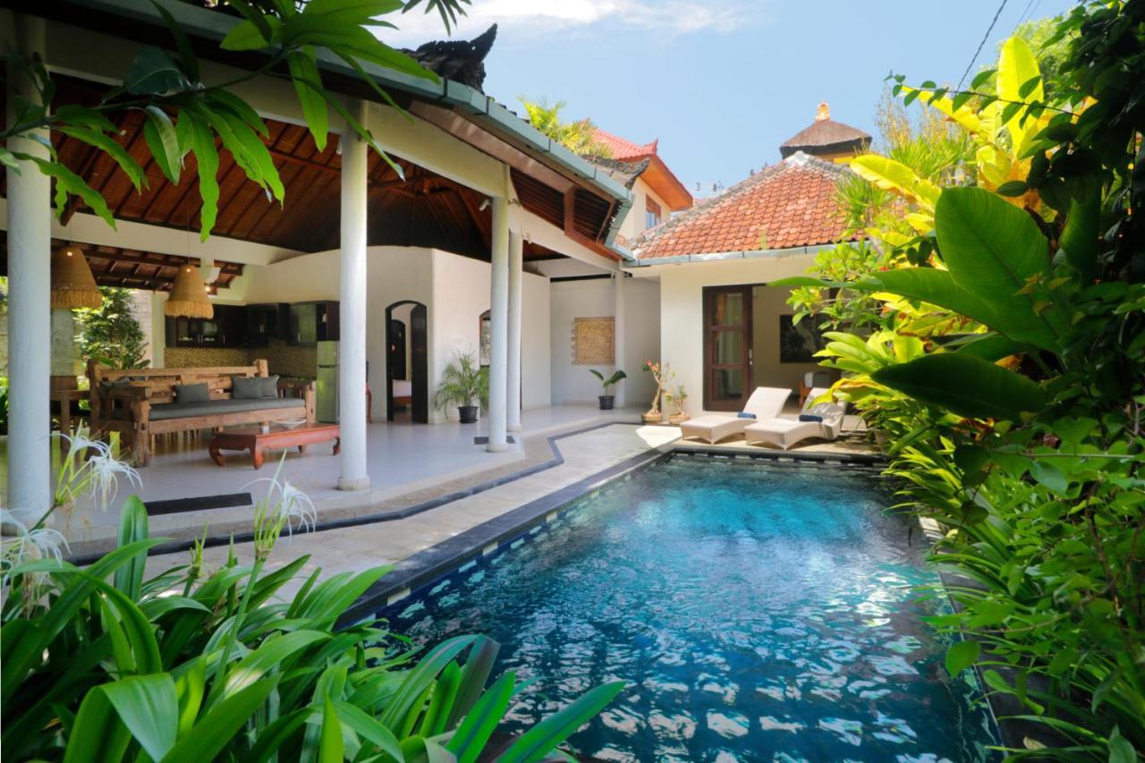 Singgah Villas Seminyak Bagian luar foto