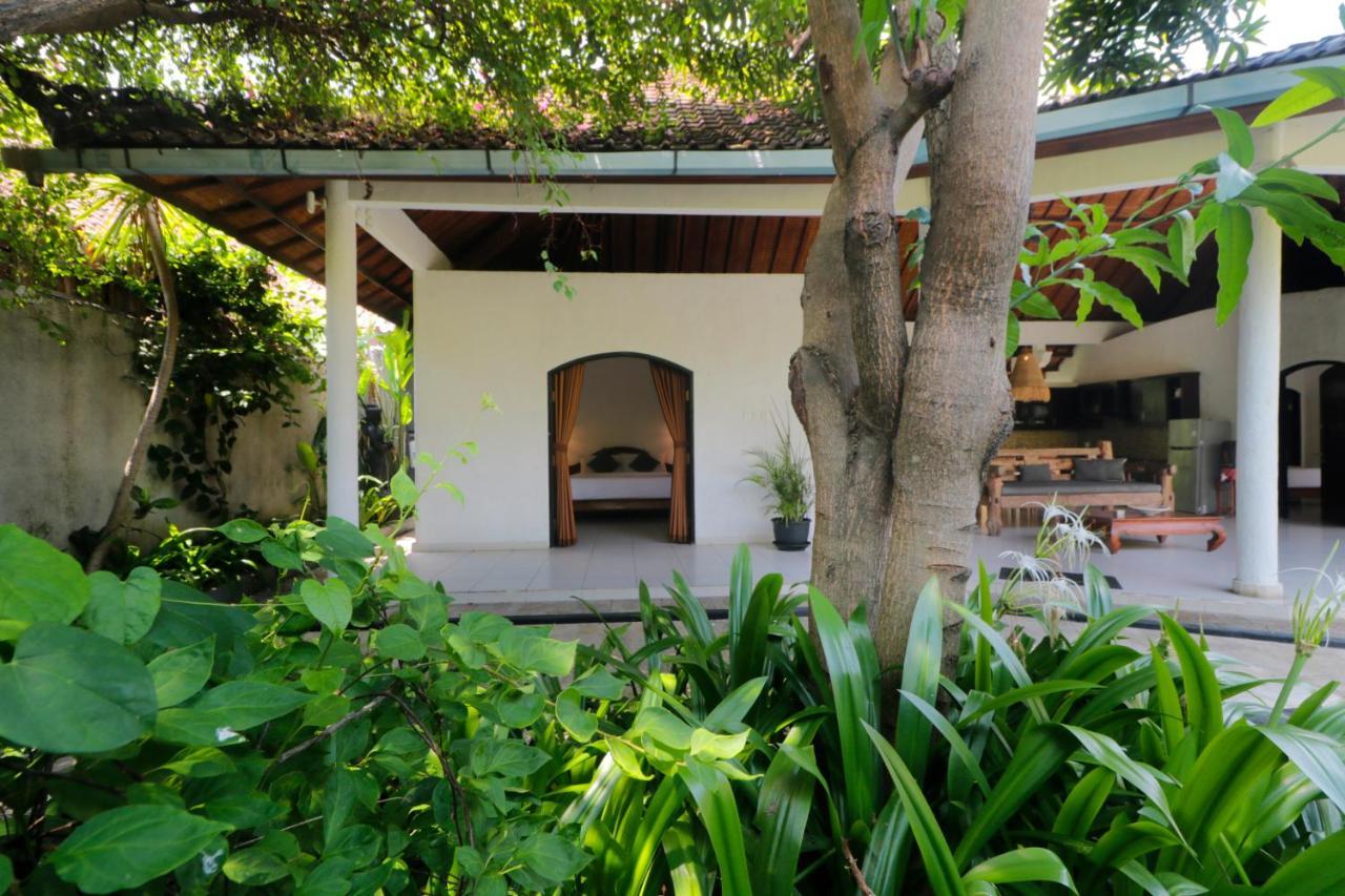 Singgah Villas Seminyak Bagian luar foto