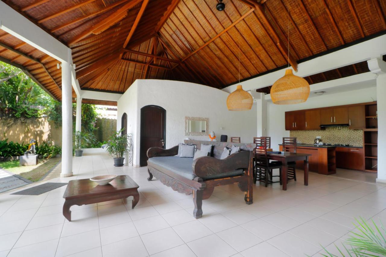 Singgah Villas Seminyak Bagian luar foto