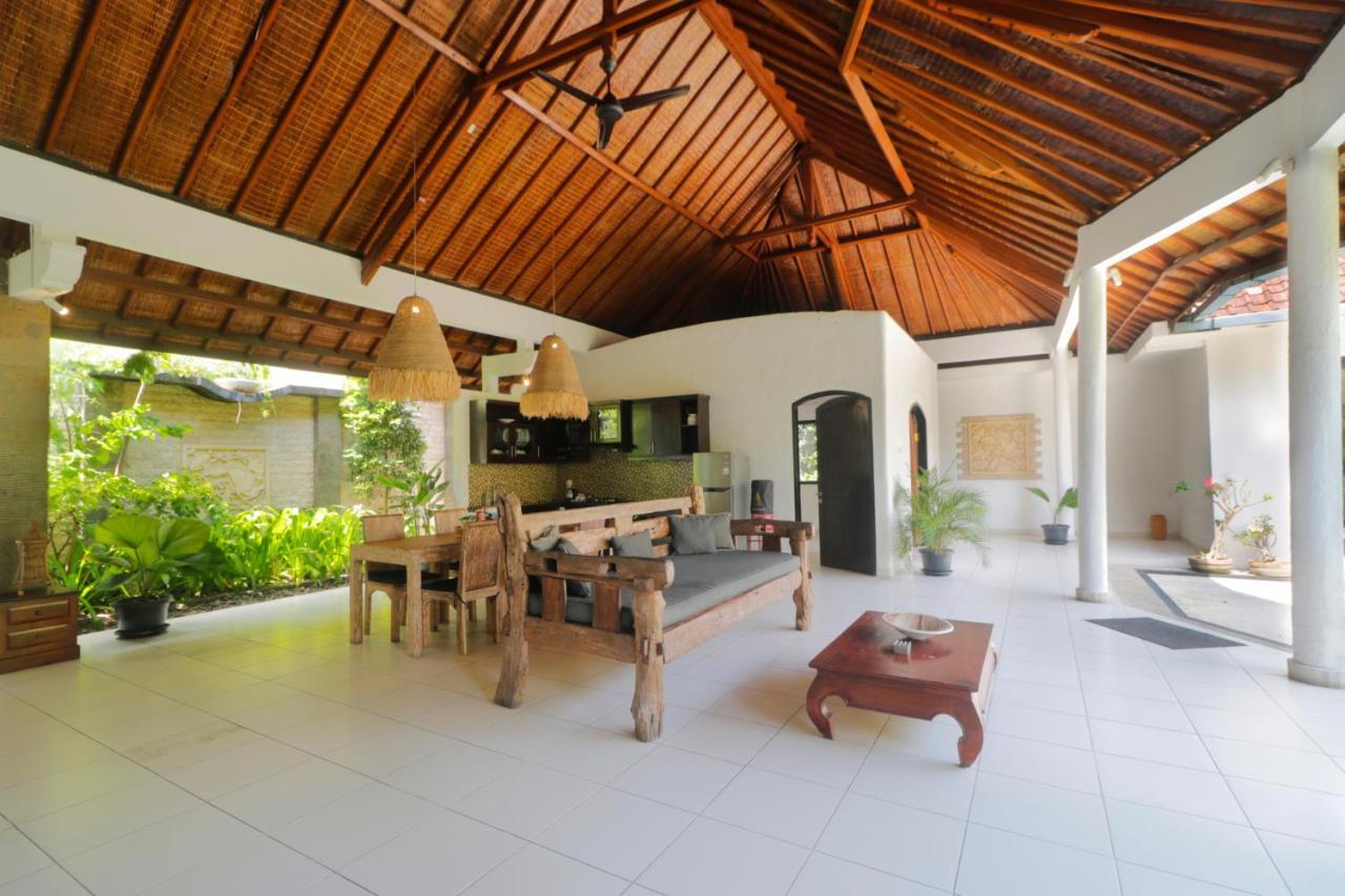 Singgah Villas Seminyak Bagian luar foto