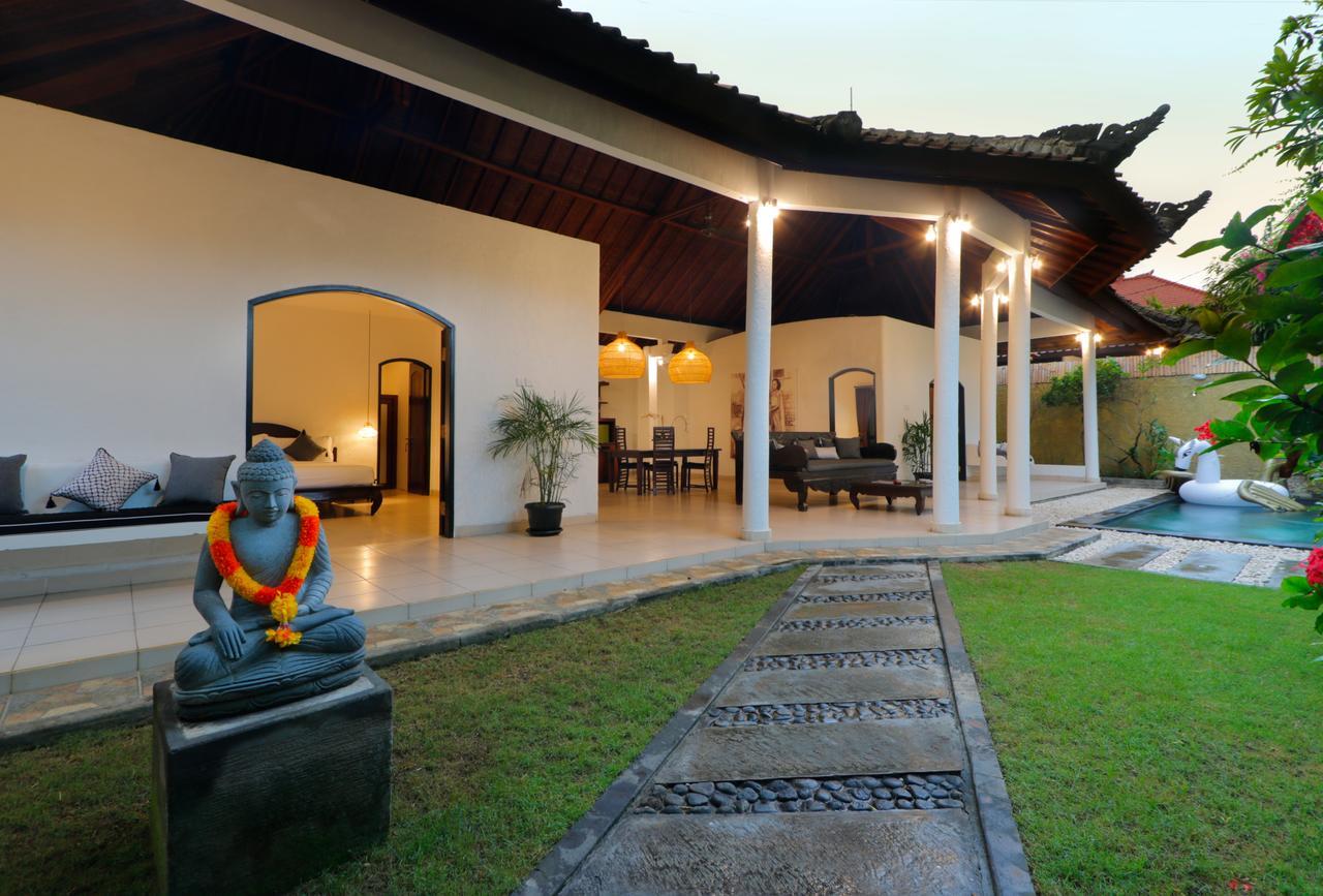 Singgah Villas Seminyak Bagian luar foto